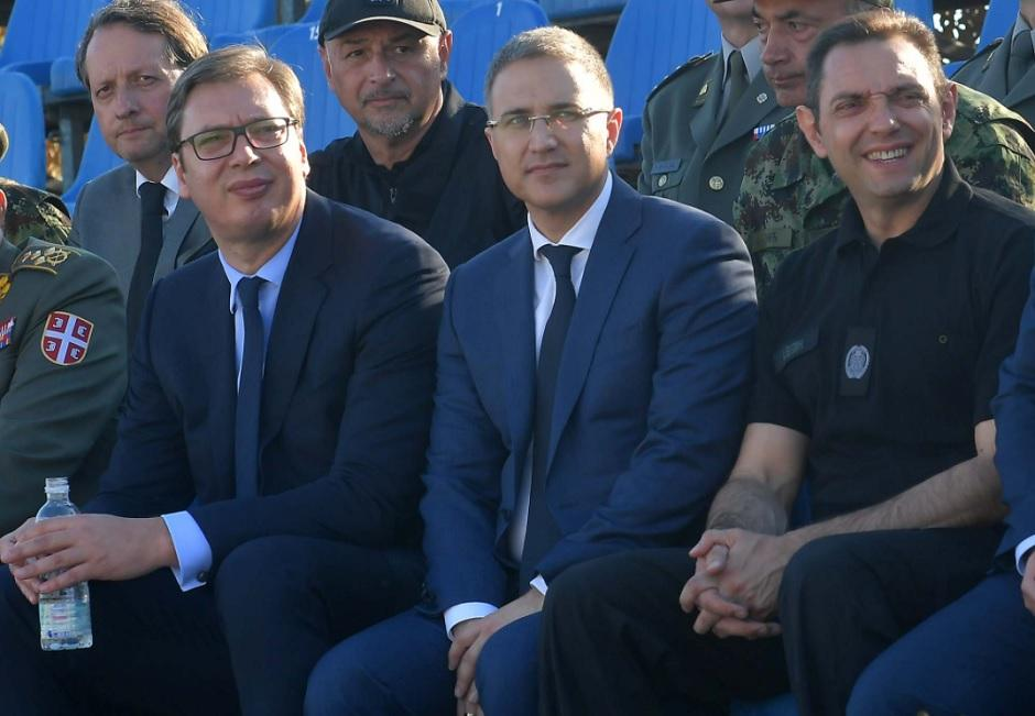 Zašto Vučić na ovaj način smenjuje Stefanovića | СРБИН.инфо