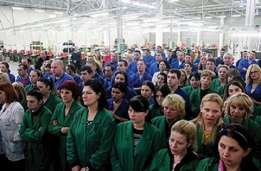 Наставља се смањење броја запослених: Мање радника, више директора
