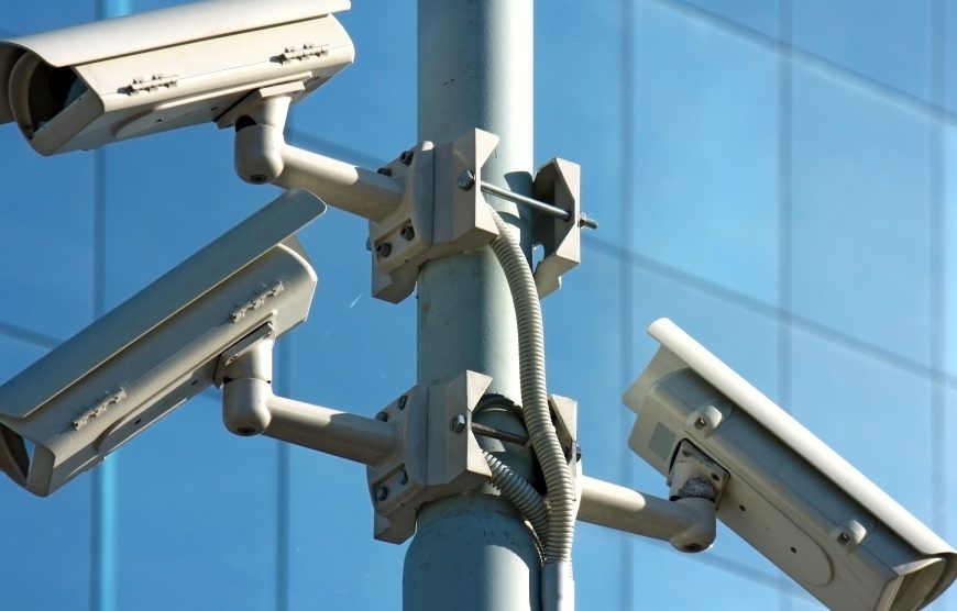Приватност грађана у Србији системски угрожена, институције ћуте