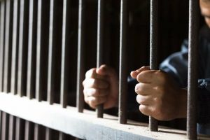 Председник Јужне Кореје осуђен на пет година затвора због увођења ванредног стања