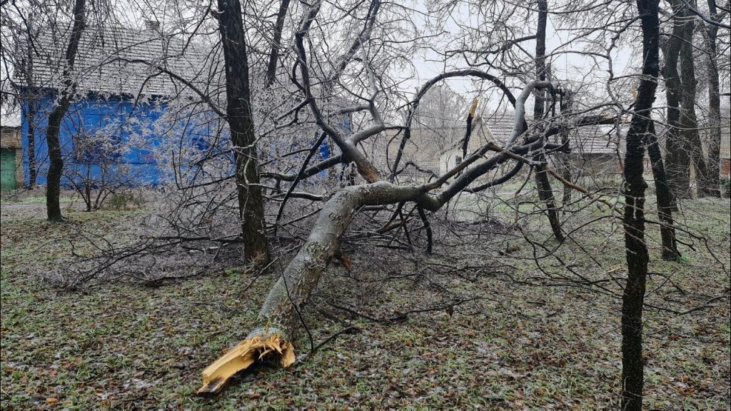 Драматично упозорење РХМЗ-а: Врло опасне временске појаве у овим деловима Србије