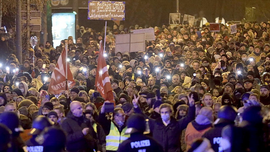 Масовни штрајк у Немачкој паралисао градове, хладноћа додатно погоршала хаос