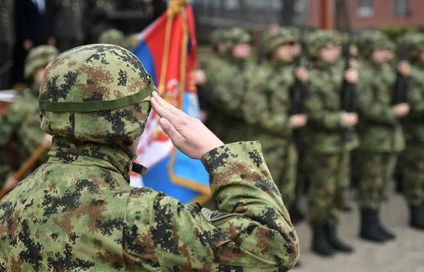 Док друге државе извлаче своје војнике, Србија их шаље у ратно подручје
