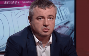 СПС Бајатовић прима плату 34.594 евра МЕСЕЧНО! Ево где све „черупа“ буџет