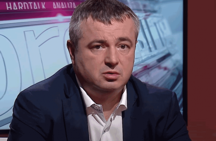 СПС Бајатовић прима плату 34.594 евра МЕСЕЧНО! Ево где све „черупа“ буџет