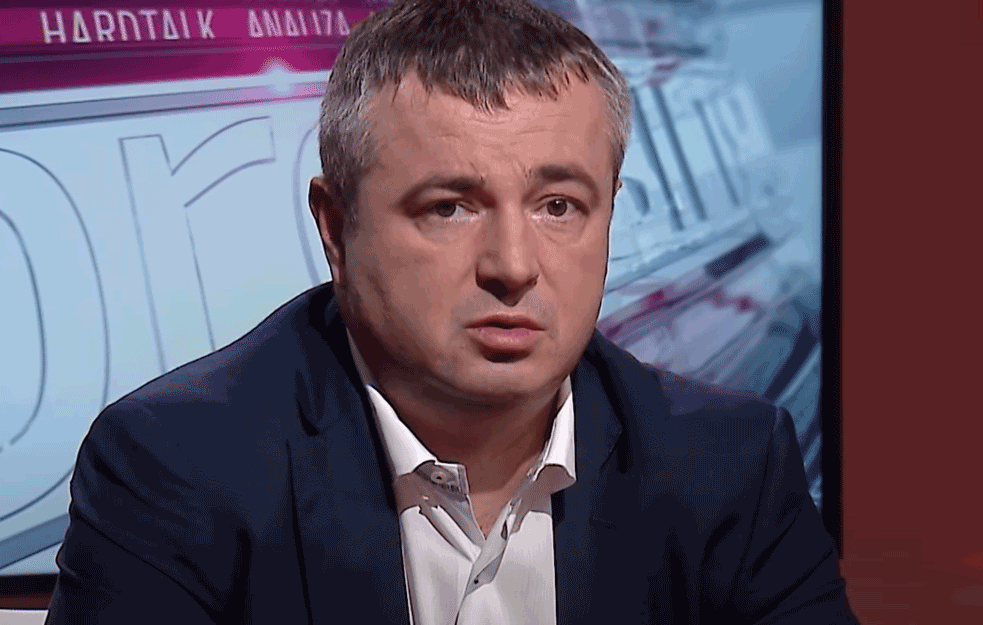 СПС Бајатовић прима плату 34.594 евра МЕСЕЧНО! Ево где све „черупа“ буџет