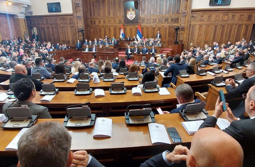 Селаковић, избори, афера камион: Шта је све требало да „прекрије“ данашња седница
