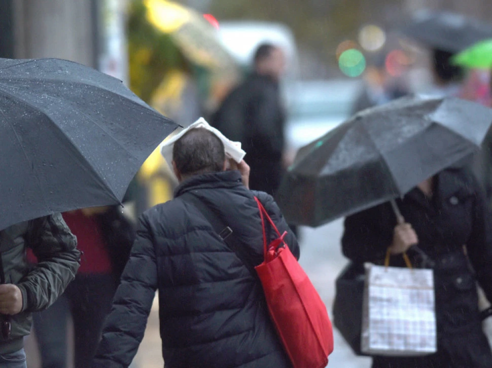 ТЕМПЕРАТУРА ПАДА ЗА 20 СТЕПЕНИ:Дуваће олујни ветар – детаљна временска ...