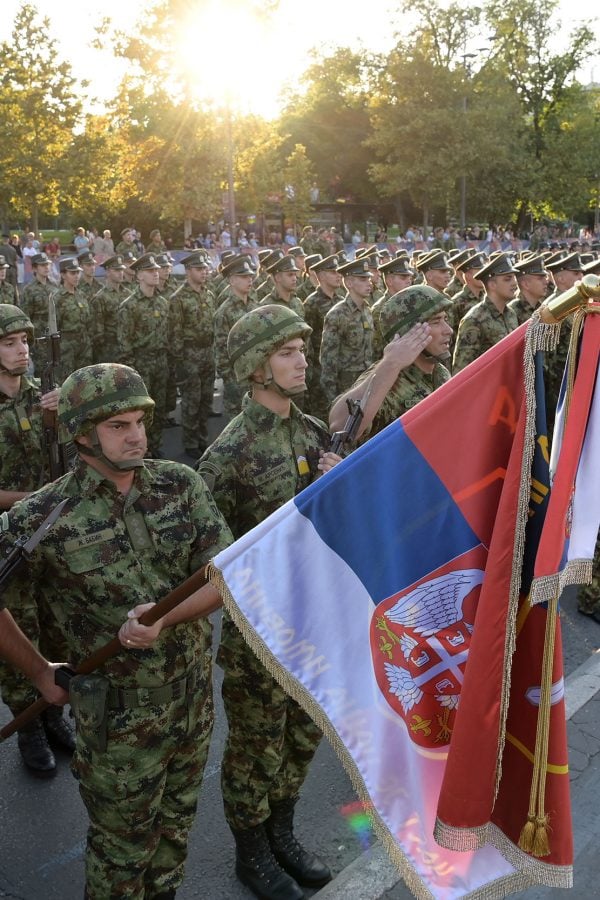Јутјубери упали на војни аеродром у…