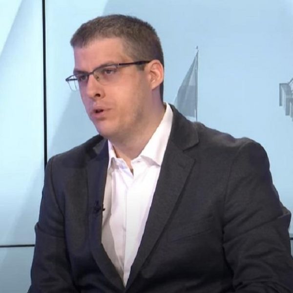 „Вучићев тигар од папира упао у мишоловку“: Адвокат Нинић о експедицији од 87 лојалиста у Тивту