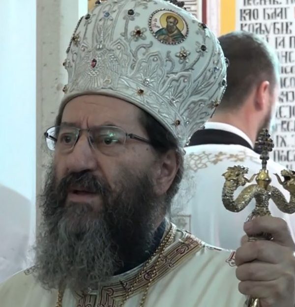 Владику који је бранио студенте шаљу…