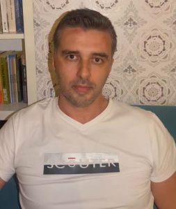 Манојловић: Тешко народу кога Вучић брани, а Синиша Мали храни