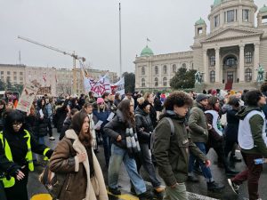НАРОД ТРАЖИ ХАПШЕЊА И ЛУСТРАЦИЈУ: Ово је програм Студентске листе у 11 тачака
