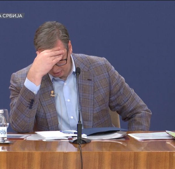 Могући сценарији о опстанку Вучића на власти све до 2028. године: Пушта председничке изборе?