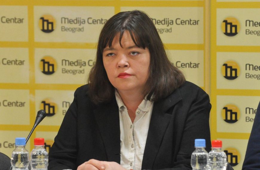 Нада Гладовић: Како ,,проевропски медији“ чувају режим Александра Вучића?