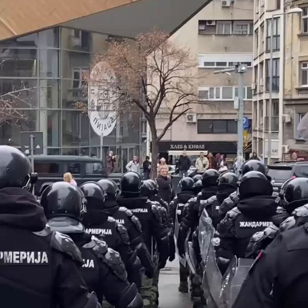 Полицајци у улози кућних љубимаца српског подземља