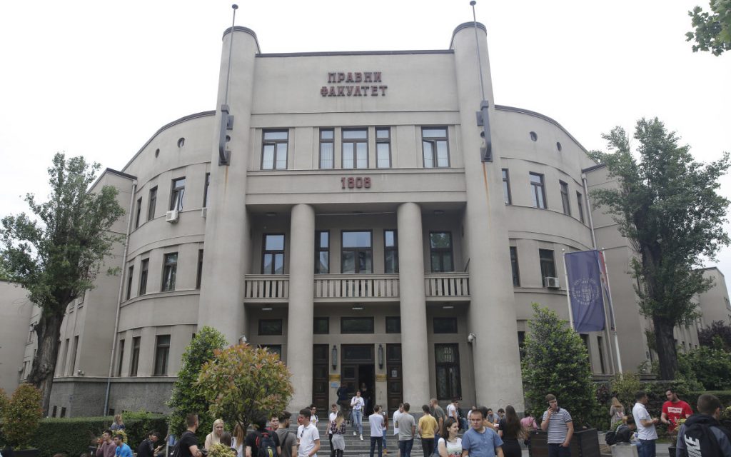 Студенти Правног факултета најавили бојкот наставе у знак подршке Новосађанима