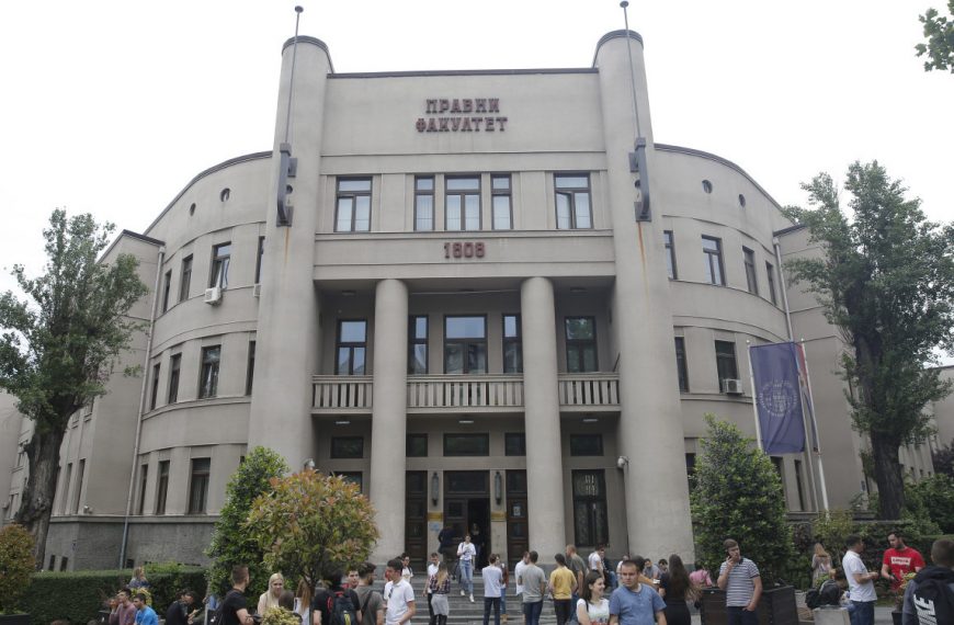 Студенти Правног факултета најавили бојкот наставе у знак подршке Новосађанима