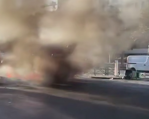 „Луја 16 смо обезглавили, Макроне ти…