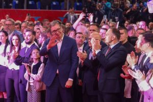 СВИ СУ ЋАЦИ: Ево ко из Вучићевог режима има лажне дипломе и докторате