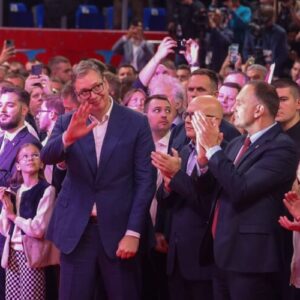 Државни сектор отказује послушност Вучићу: Не може ни тамо да скупи подршку!