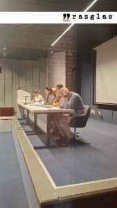 Студенти ушли на седницу Наставно-научног већа Филозофског факултета у Новом Саду