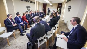 Вучић одбио Европарламентарце, а отишао у Давос, сигурна кућа глобализма!?
