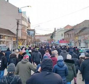 „Навала није стала, студенти хвала“: Зрењанинци обележили годишњицу протеста