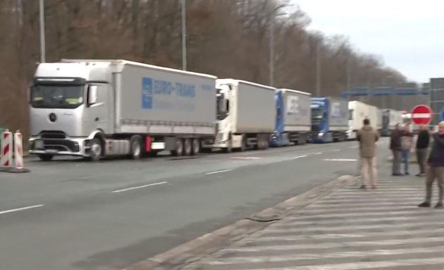 Забрана уласка и новчане казне: Возаче из Србије враћају из Шенгена