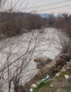 Еколошка катастрофа: Излила се токсична јаловина из рудника, Јабланица као креч