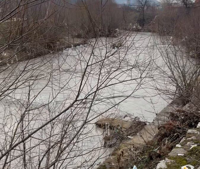 Еколошка катастрофа: Излила се токсична јаловина из рудника, Јабланица као креч