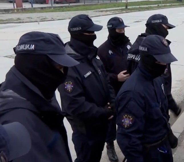 „Може ми се“ Пандури с фантомкама малтретирали студенте који су пешачили до Ваљева