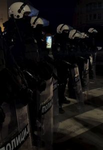 Реакција студената после сусрета са полицијом која чува Милоша Вучевића (ФОТО)