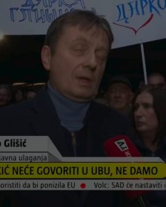 Епска пропаст СНС у Убу: Глишић се хвали контрамитингом, а онда брука на Информеру
