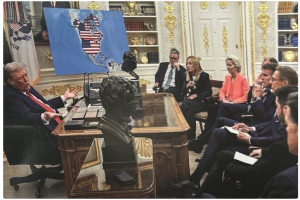Трамп објавио фото на којем показује мапу САД са Канадом, Гренландом и Венецуелом