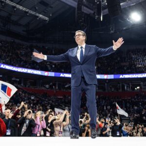 ОДАКЛЕ НАПРЕДЊАЦИМА ТОЛИКЕ ПАРЕ: Вучићева функционерка продаје стан за скоро милион евра? (ВИДЕО)