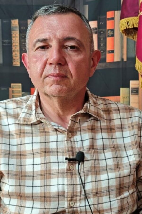 Проваљена подвала неотитоиста: Навођење студената на…
