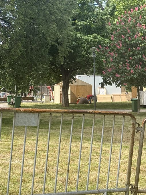 У затвору преминуо члан обезбеђења из Ћациленда, који је покушао да убије старију жену пред унуком на Новом Београду