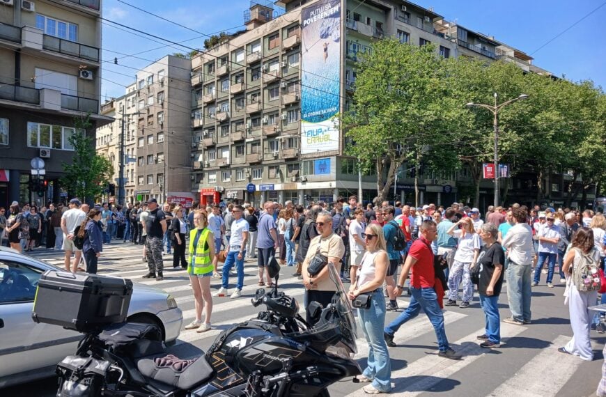 Суд у Стразбуру: Србија да плати казну учеснику протеста против ковид мера, осуђен у неправичном поступку