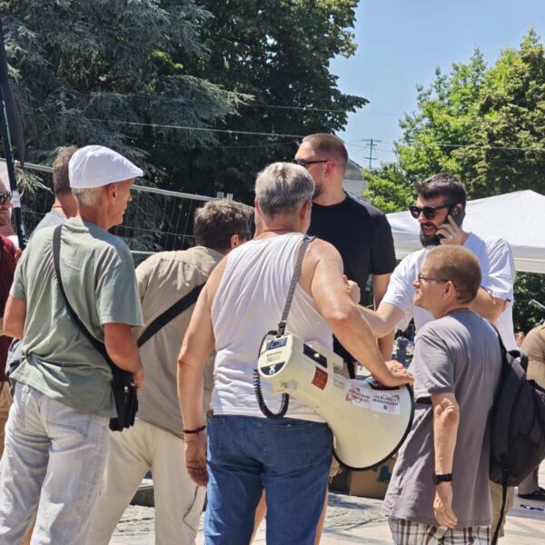 УЖИВО Почиње велики Видовдански протест у Краљеву: Пристижу студенти и грађани из целе Србије