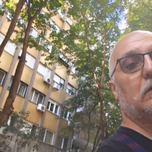 УЖИВО – БИА упала у кућу Дејана Петра Златановића, хоће да приведу уредника Србин инфо! ВИДЕО