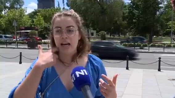 Испред Пионирског парка нападнути студенти и професор из Берлина због – фотографије