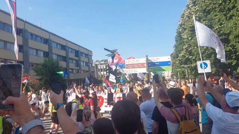 УЖИВО Студенти стигли у Краљево: Градом одзвања „Пумпај, пумпај“ (ВИДЕО)