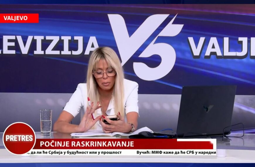 На Информеру понижавали средњошколца јер говори на протестима, читали оцене из ђачког дневника (противзаконито)!