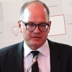 Дојче вече о немачком човеку на Андрићевом венцу: Вучић и Хескенс – то нема нигде?