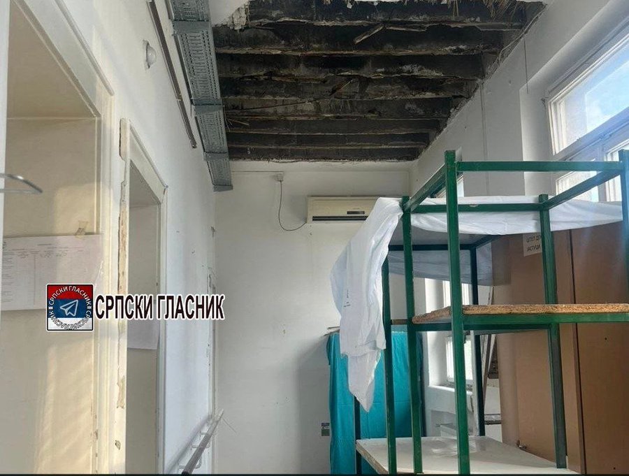 Вучић ће да побије народ у Србији: Пао плафон у Клиничком центру Војводине (ФОТО)