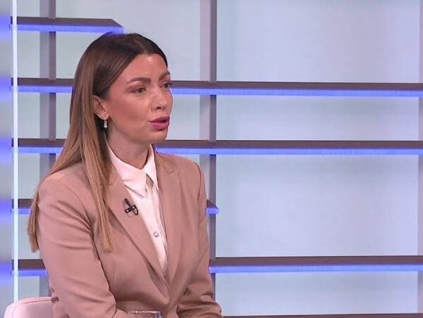 Ко је Адријана Месаровић? Десна рука Милоша Вучевића која је „испод жита“ договарала посао од 10 милиона на реконструкцији пруге до Мађарске