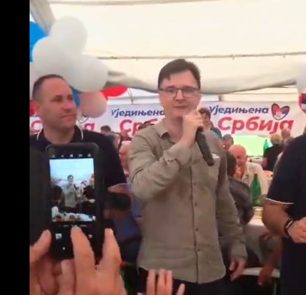 Дрма га естроген? Миленко Јованов, ознојен,…