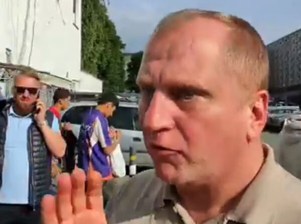 Провокатор СНС, редовни гост „ћациленда“, осуђиван за подстрекавање на убиство: Ко је Сандокан, који је синоћ рањен у Шапцу?