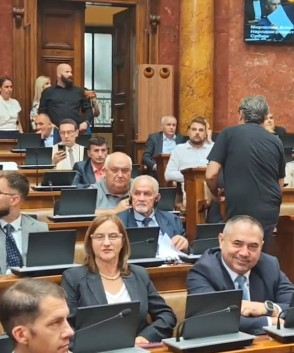 Скупштина: Седница о неповерењу Мацутовој влади,&hellip;